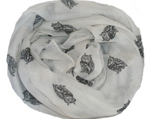 Tørklæde i hvid med sorte ugler online Smikka