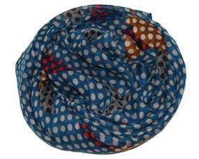 Tørklæde i blå med mixet mønster af prikker og felter